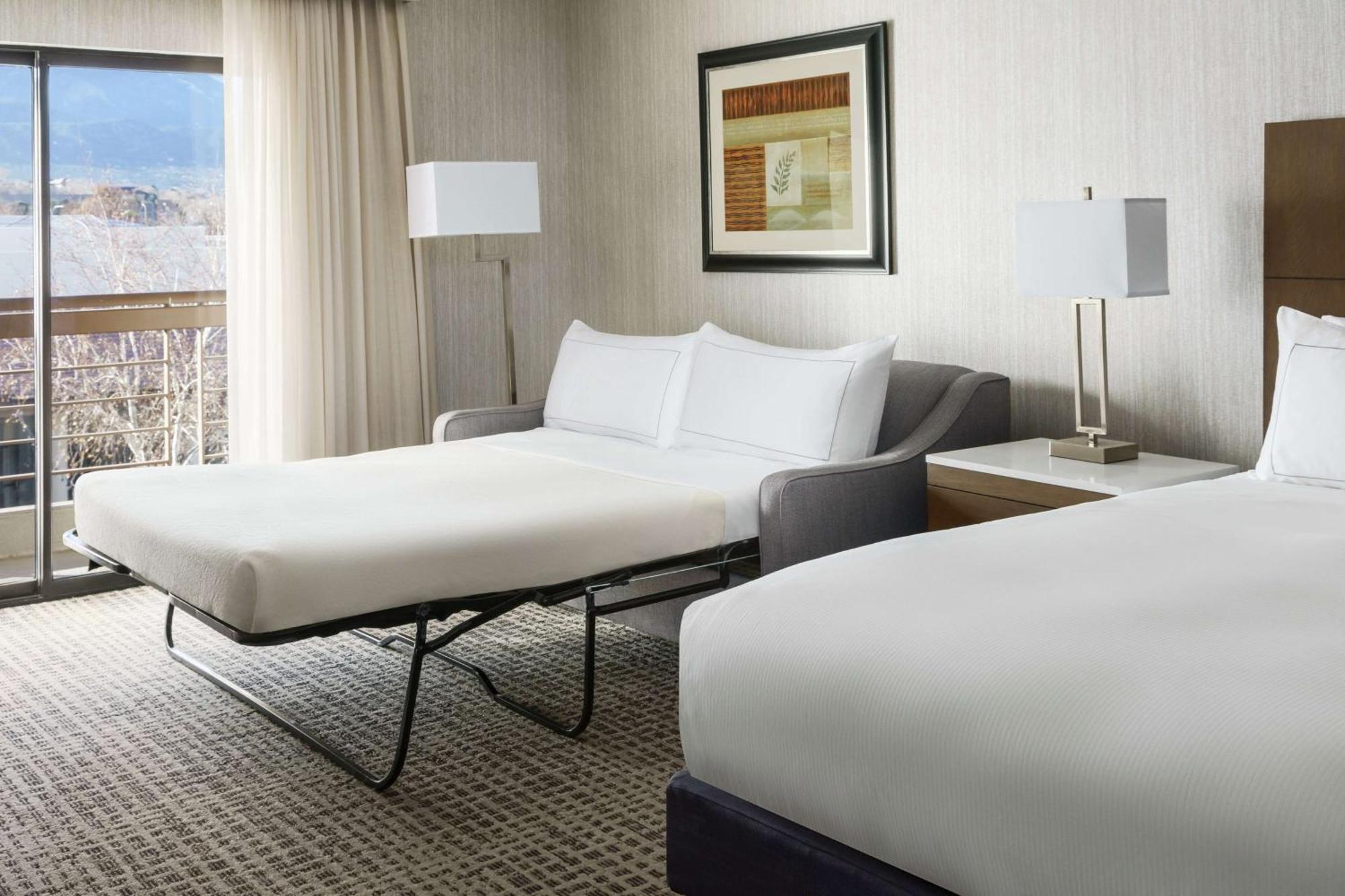 Hotel Doubletree By Hilton Colorado Springs Exterior foto
