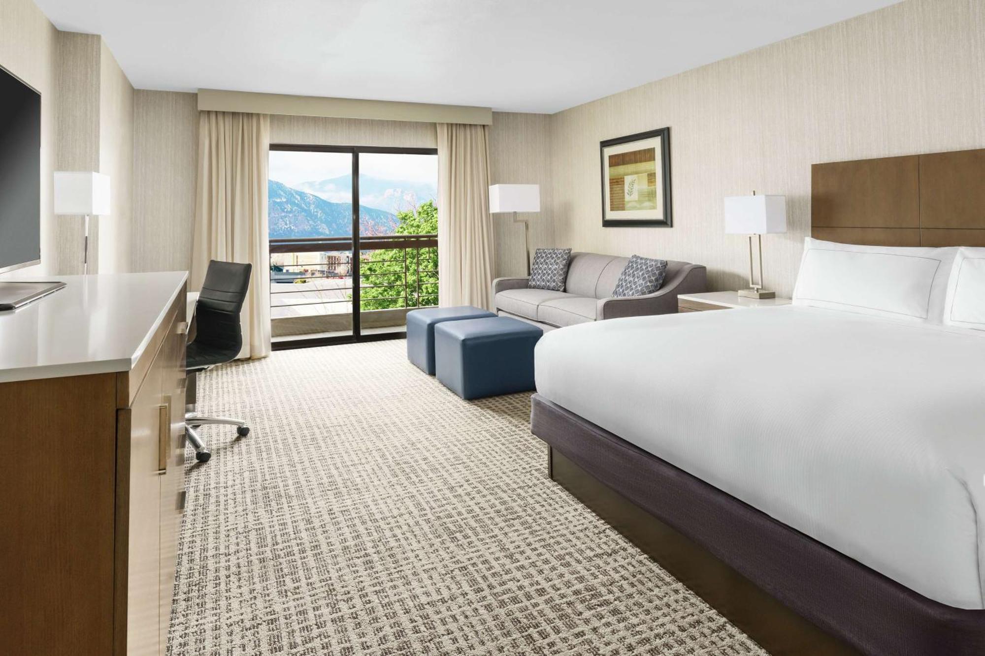 Hotel Doubletree By Hilton Colorado Springs Exterior foto